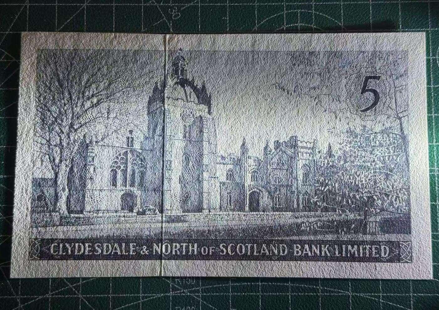 【礼羽收藏】🌏世界钱币拍卖125期 苏格兰 克莱斯戴尔和苏格兰北部银行 1961-63年5镑 背面国王学院 雕刻非常细腻精美，无47 0123组合 全新unc，有荧光瑕疵