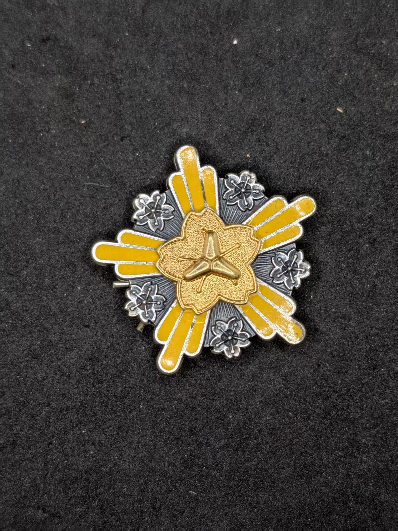 凯旋世界勋赏（持续上新中）（第22期新年大拍）（欢迎送拍）（对拍品有疑问请询问客服，不接受到手刀，出价默认拍品品相。请认真阅读拍卖规则！出价默认已认可！）（收到货请录制开箱视频，无视频概不处理问题。）