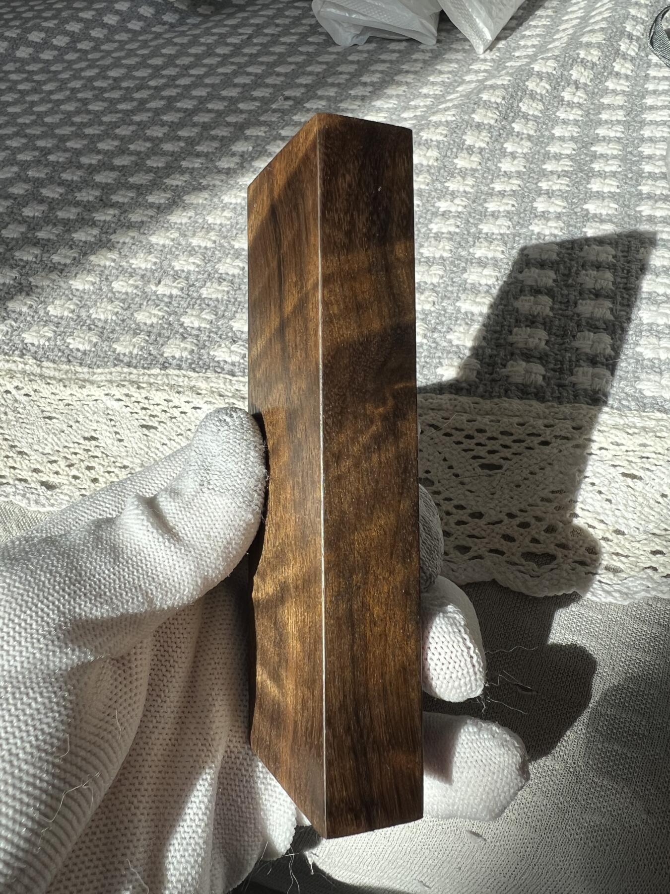 零元拍：A27 金丝楠牌子，3D立体波纹香喷喷的小金砖，金光闪闪，76.8/48.5/14.5MM