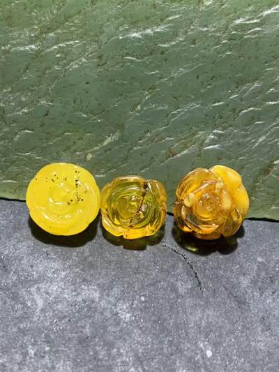 天然原矿蜜蜡通货玫瑰花戒面3颗 - 天然原矿蜜蜡通货玫瑰花戒面3颗