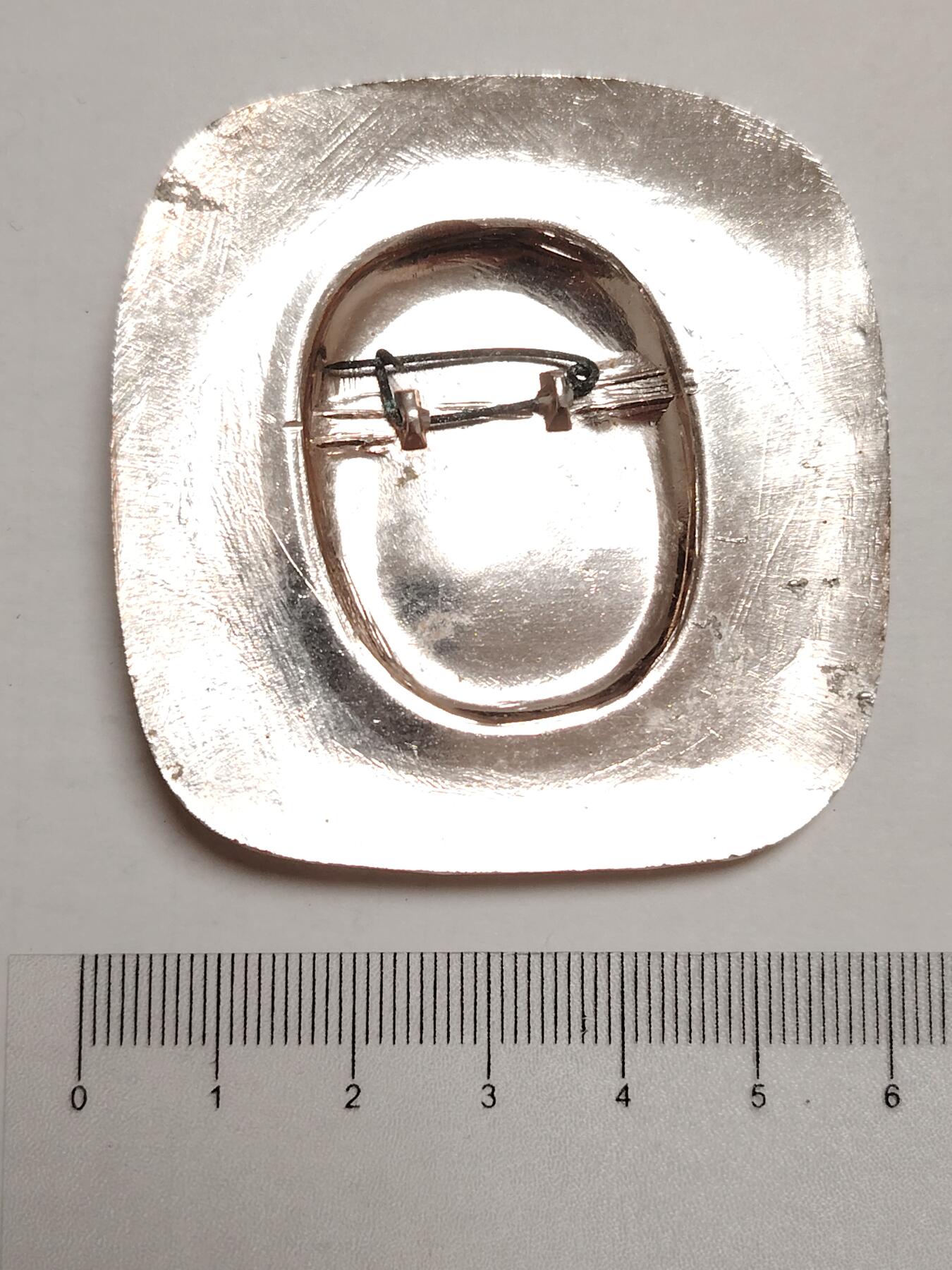 布加迪🐬～世界钱币(上海)🌾第 275 期 /  像章专场 像章～梅花