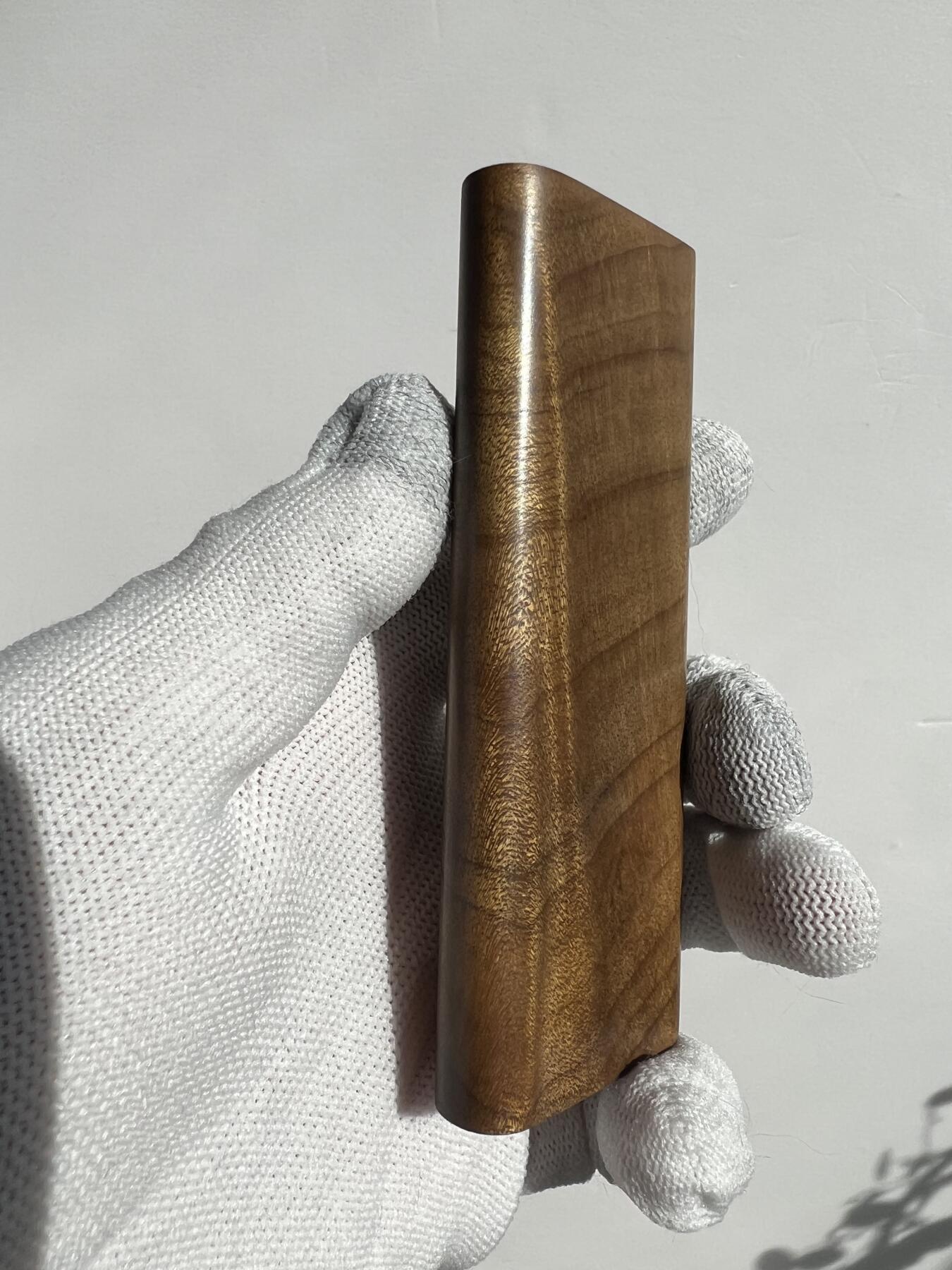 零元拍：B38 金丝楠牌子，3D立体波纹香喷喷的小金砖，金光闪闪，108/43/12.5MM