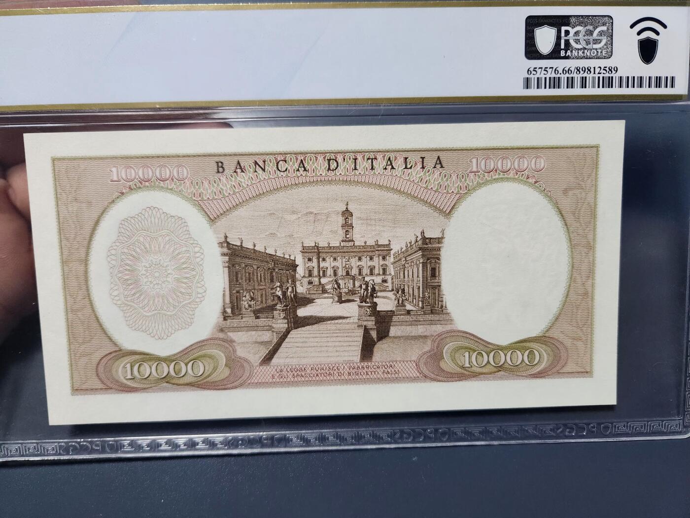 2月18号晚上8点 外国纸币自动截拍第27场 66分。意大利10000