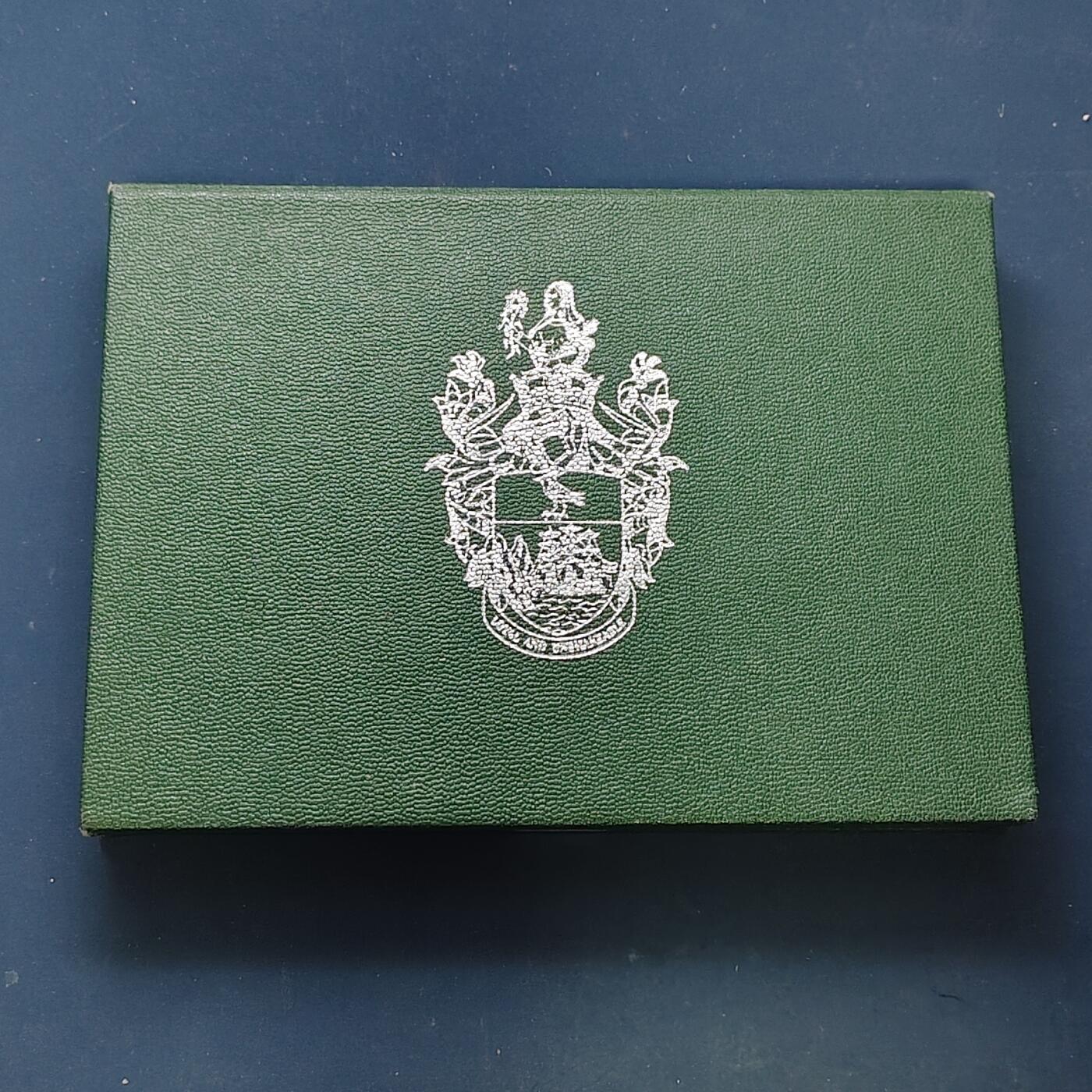 【全场包邮】纯粹捡漏拍505场 【稀少】圣赫勒拿和阿松森群岛1984年官方精制套币-此套少见推测发行量2500-3000（盒损）-PS1