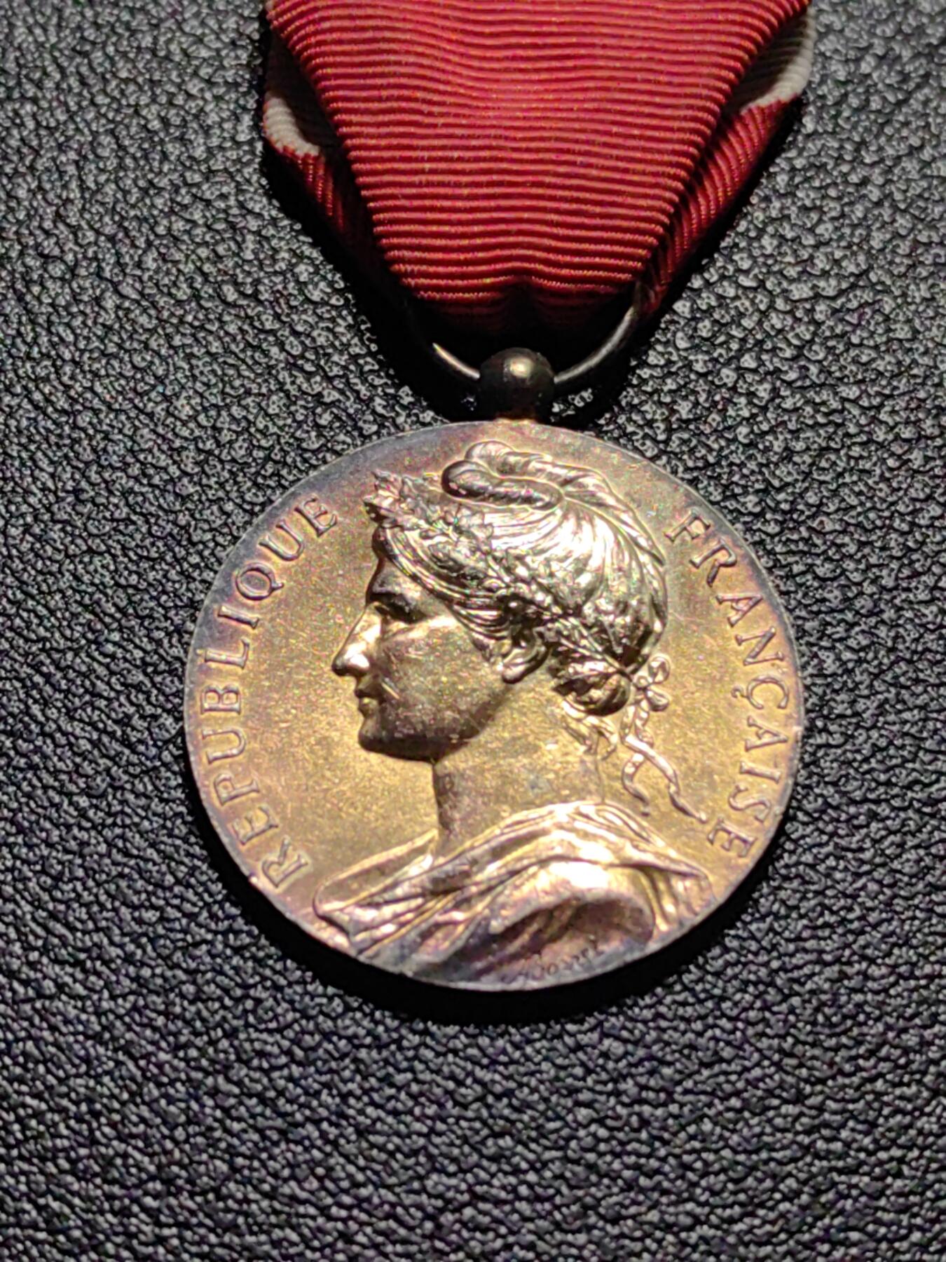 靖甫拍卖第五场 法国劳工奖章 背面底部银标