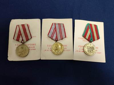 时顺第二十九拍(新年大拍) - 苏联同一得主的建军30.40.70周年奖章，三枚一套俊带证