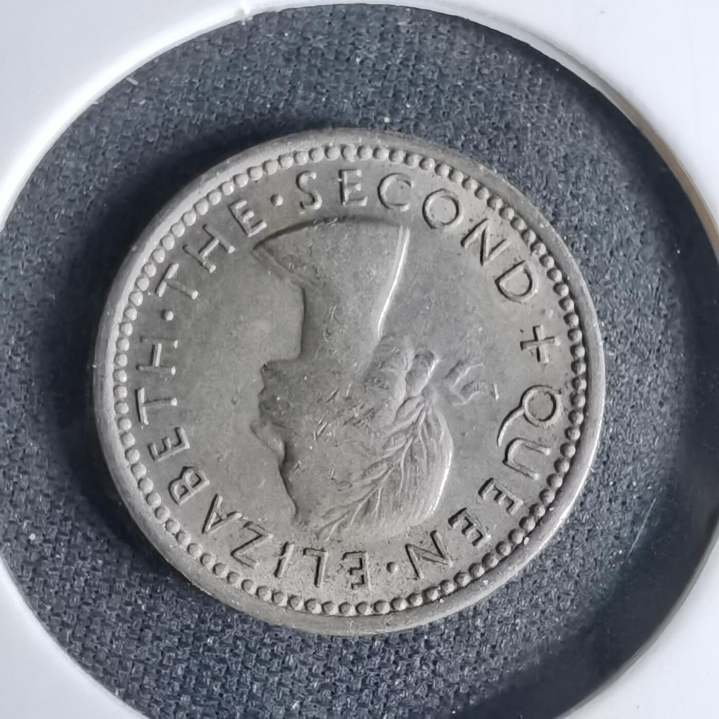 沼泽如烟--第998场 新西兰1953年3便士伊二首年