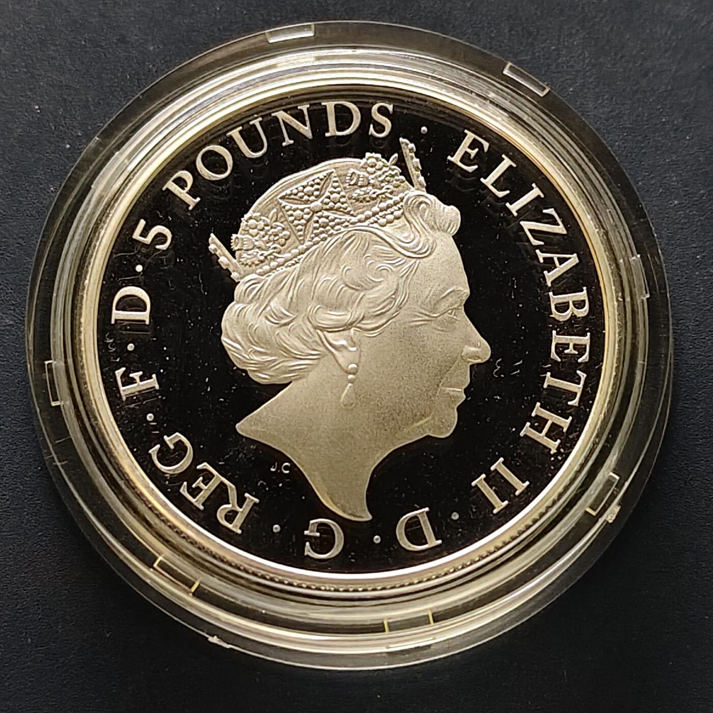 【全场包邮】纯粹捡漏拍505场 【少见】英国2015年5镑骑士屠龙官方精制克朗型纪念银币-盒证全-量7500