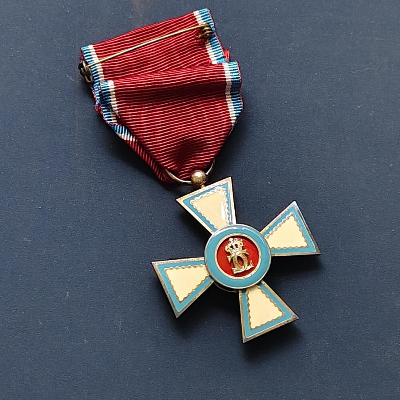 【全场包邮】纯粹捡漏拍505场 【勋章】欧洲十字勋章（具体自辨）-带盒
