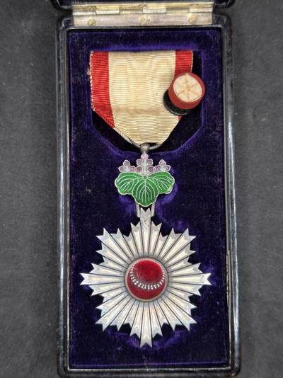 凯旋世界勋赏（持续上新中）（第22期新年大拍）（欢迎送拍）（对拍品有疑问请询问客服，不接受到手刀，出价默认拍品品相。请认真阅读拍卖规则！出价默认已认可！）（收到货请录制开箱视频，无视频概不处理问题。） - 六等旭日