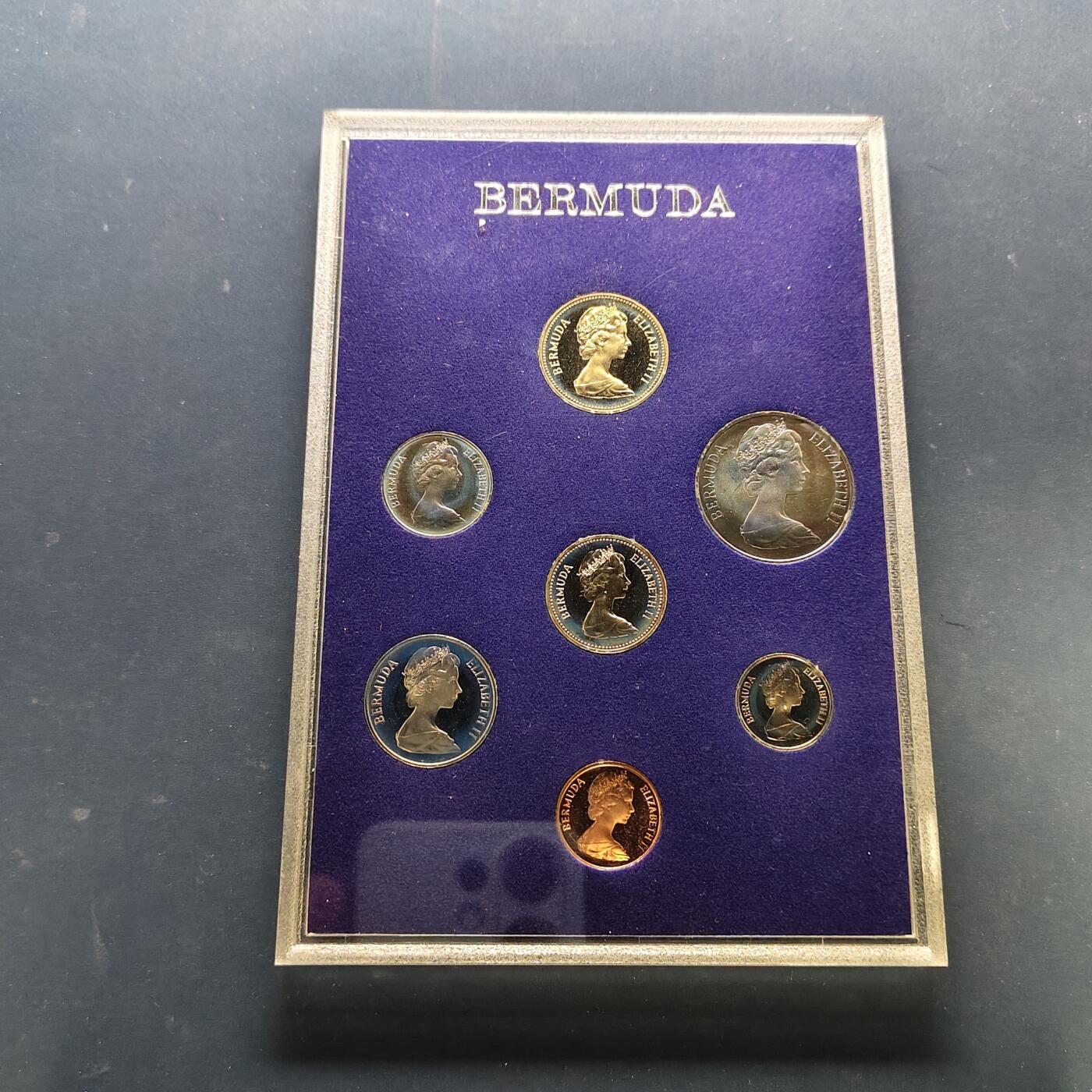 【全场包邮】纯粹捡漏拍505场 【少见】百慕大群岛1983年皇家厂经典信封装官方精制套币-PS6-量6474-含1+5元高值精制币