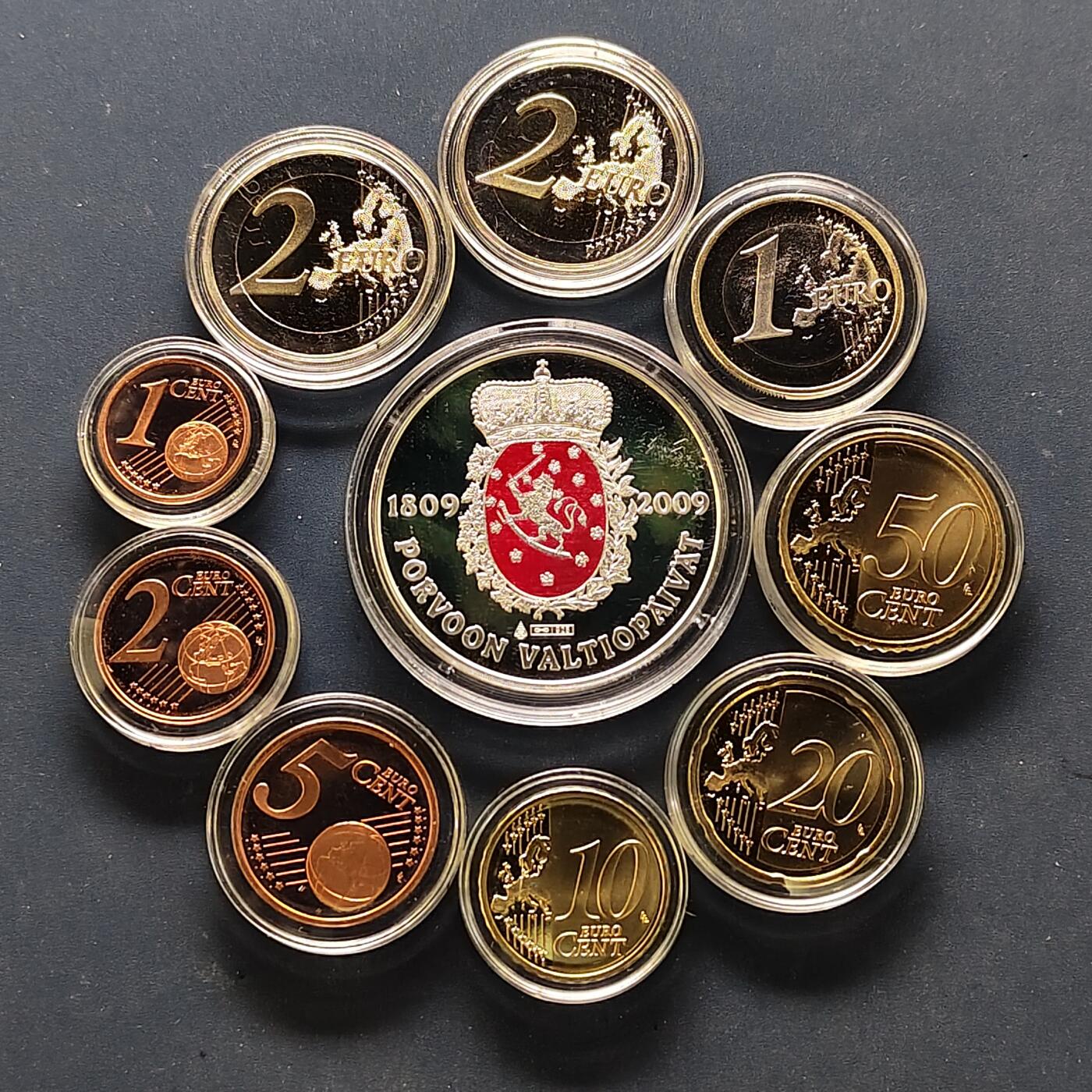 【全场包邮】纯粹捡漏拍505场 【稀少】芬兰2009年官方年度流通精制套币-含2欧元精制纪念币（欧洲货币联盟成立10周年+芬兰大公国获得自治权200周年）+自治权200周年彩色精制银章【20克92.5%】-盒证全-量2500