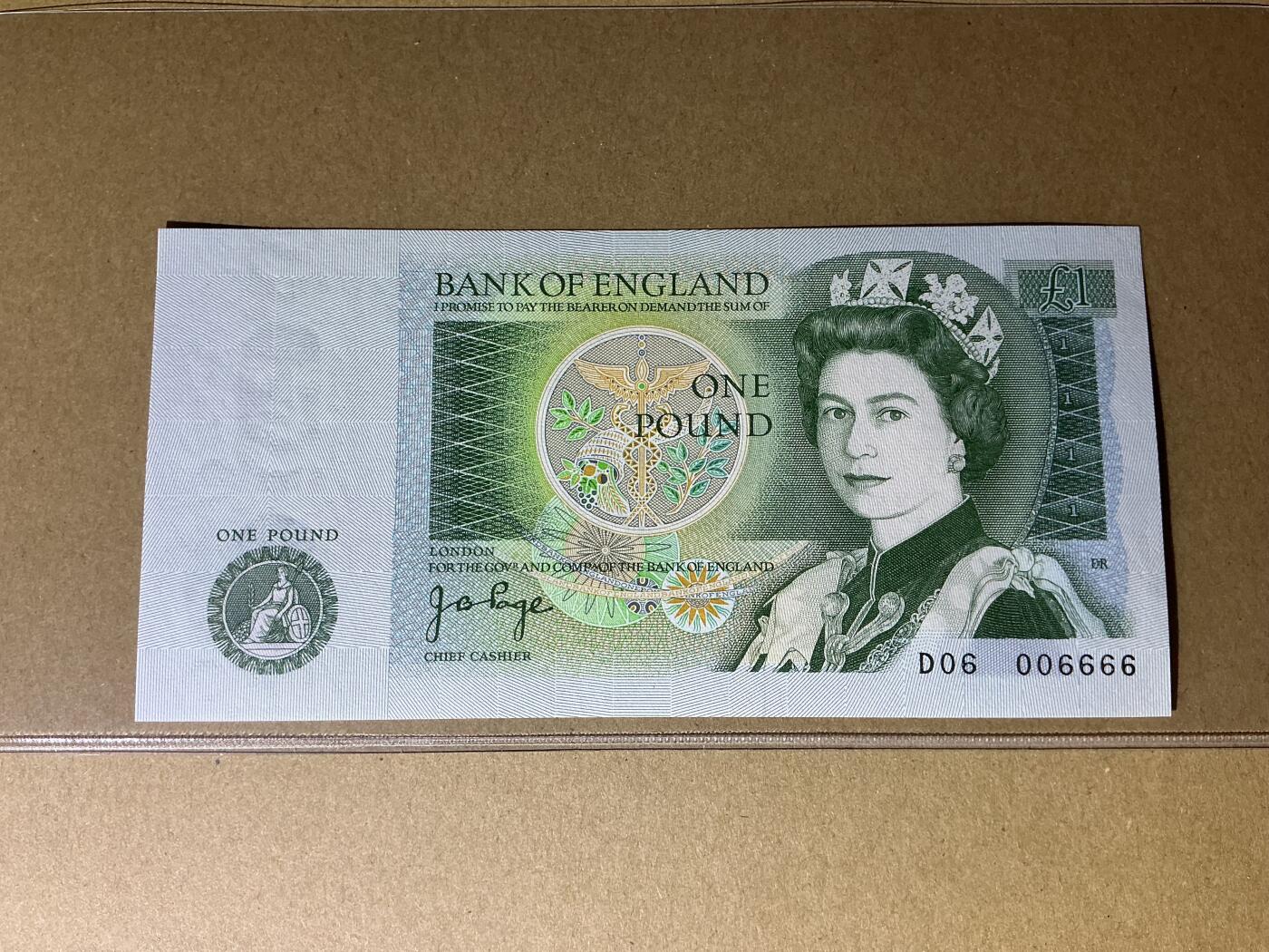 【礼羽收藏】🌏世界钱币拍卖125期 英国 D序列1镑 牛顿 首签a版 狮子6666 全新unc