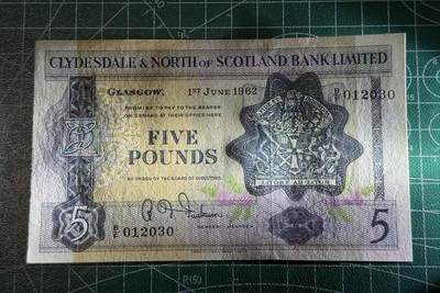 【礼羽收藏】🌏世界钱币拍卖125期 - 苏格兰 克莱斯戴尔和苏格兰北部银行 1961-63年5镑 背面国王学院 雕刻非常细腻精美，无47 0123组合 全新unc，有荧光瑕疵