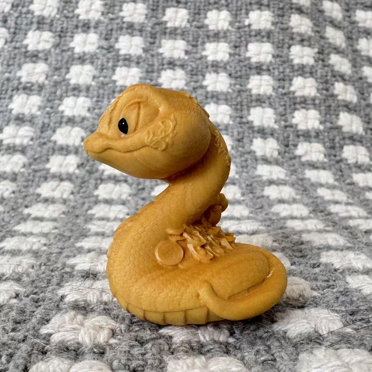 零元拍：哈基米系列，黄杨木雕12生肖之：蛇宝宝，高约：40MM。就这么可耐