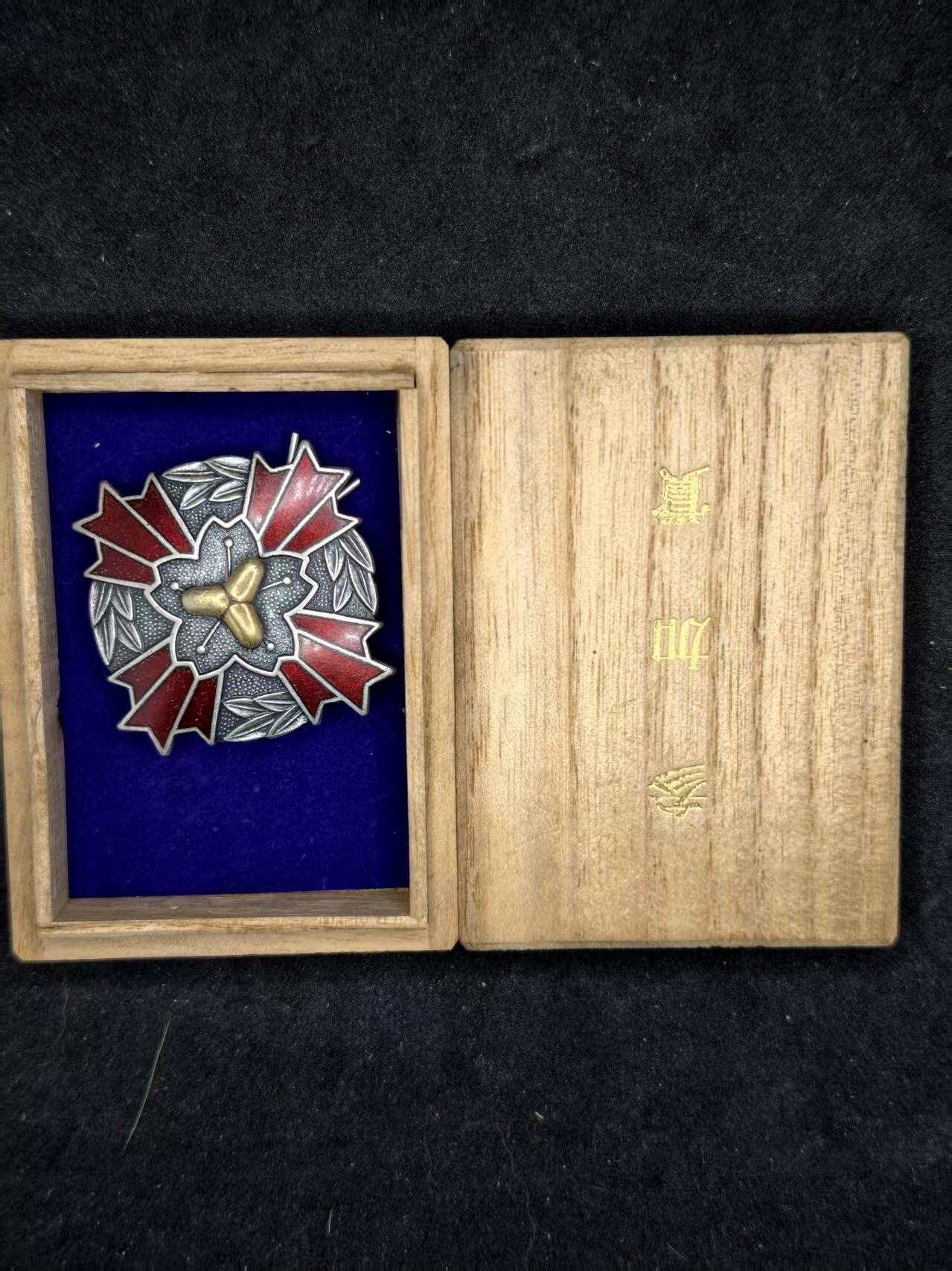 凯旋世界勋赏（持续上新中）（第22期新年大拍）（欢迎送拍）（对拍品有疑问请询问客服，不接受到手刀，出价默认拍品品相。请认真阅读拍卖规则！出价默认已认可！）（收到货请录制开箱视频，无视频概不处理问题。）