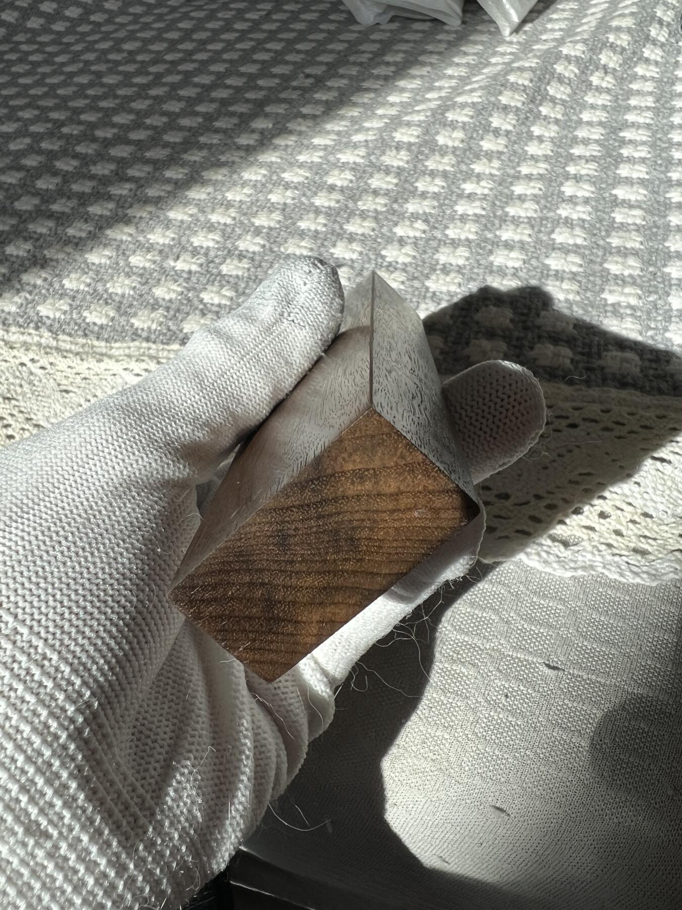 零元拍：A27 金丝楠牌子，3D立体波纹香喷喷的小金砖，金光闪闪，76.8/48.5/14.5MM