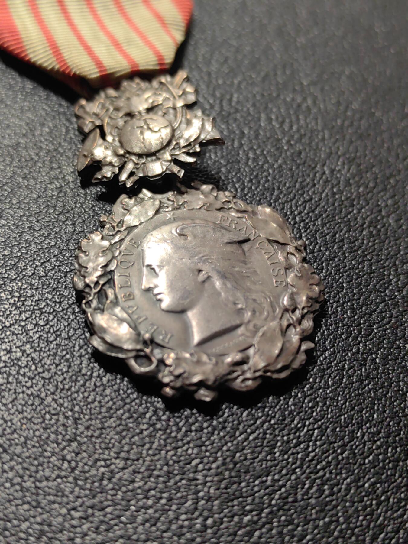 靖甫拍卖第五场 法国海关功绩奖章 背面打标