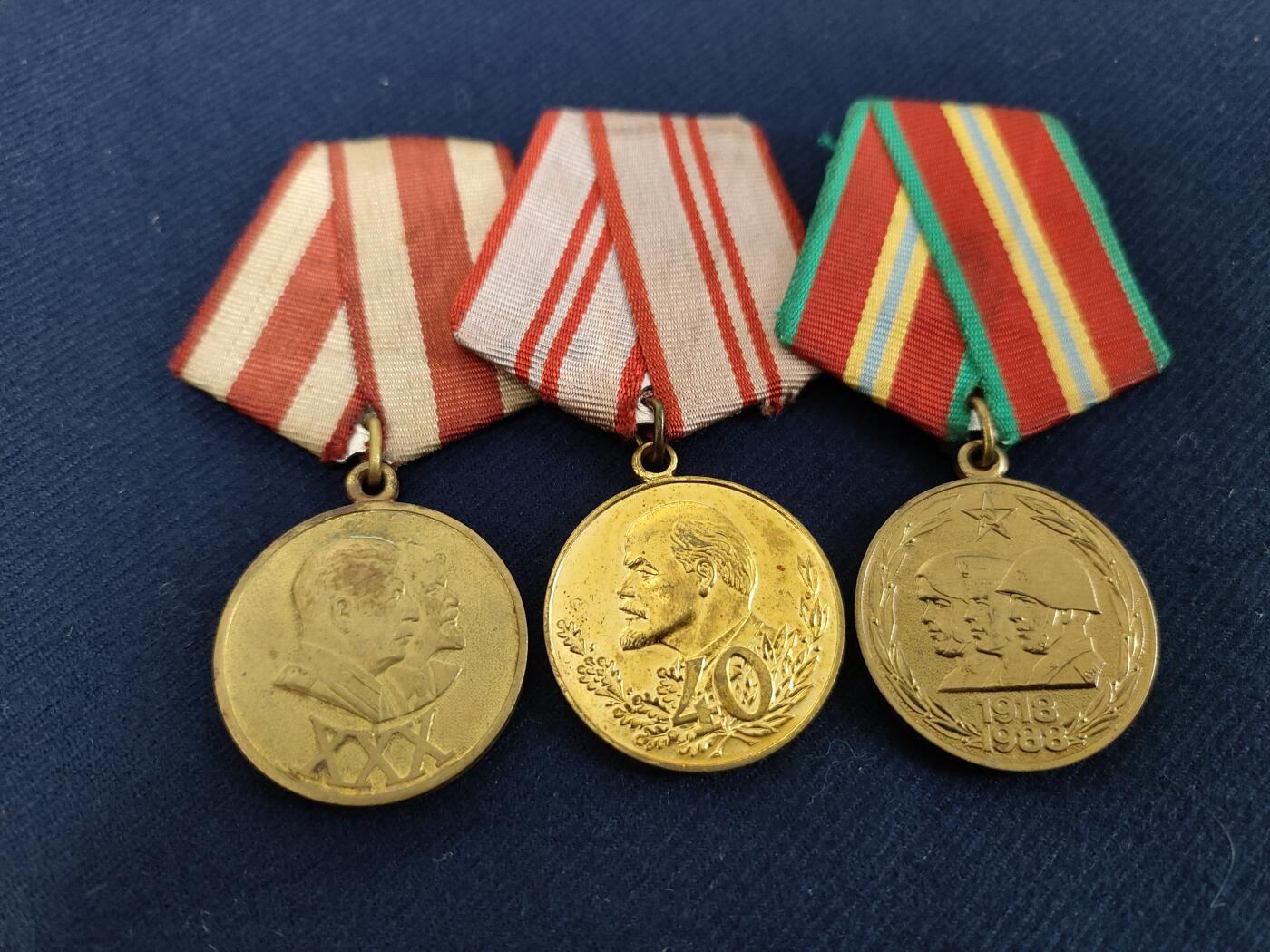 时顺第二十九拍(新年大拍) 苏联同一得主的建军30.40.70周年奖章，三枚一套俊带证