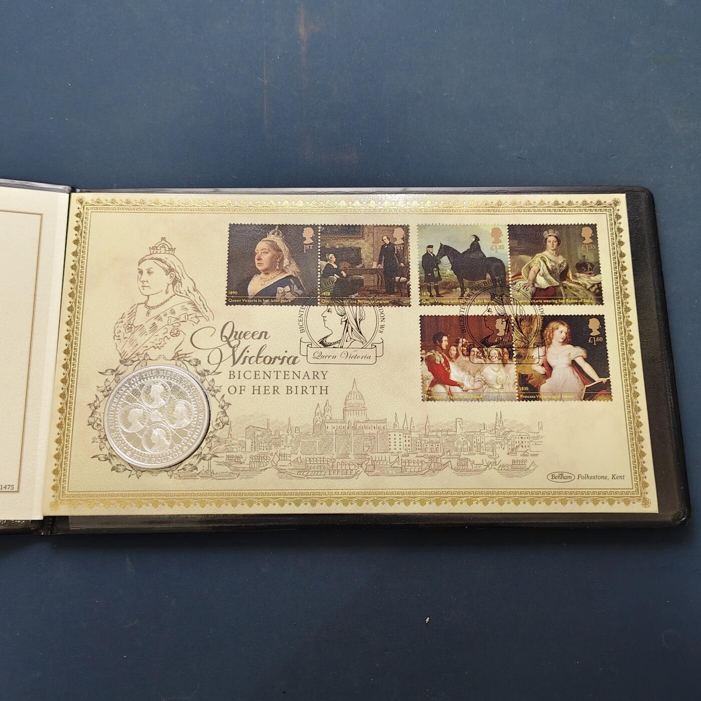 【全场包邮】纯粹捡漏拍505场 【邮币封·少见】奥尔德尼2019年5镑维多利亚女王诞辰200周年精制克朗型镀银纪念币邮币封-盒证全-量2019