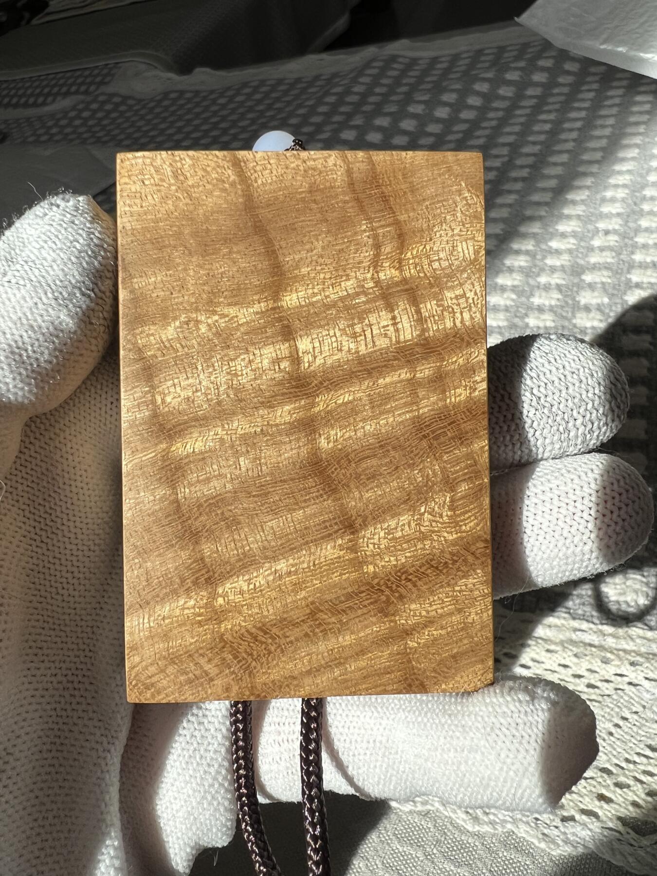 零元拍：A26 金丝楠牌子，3D立体波纹香喷喷的小金砖，金光闪闪，73.5/50/11.5MM