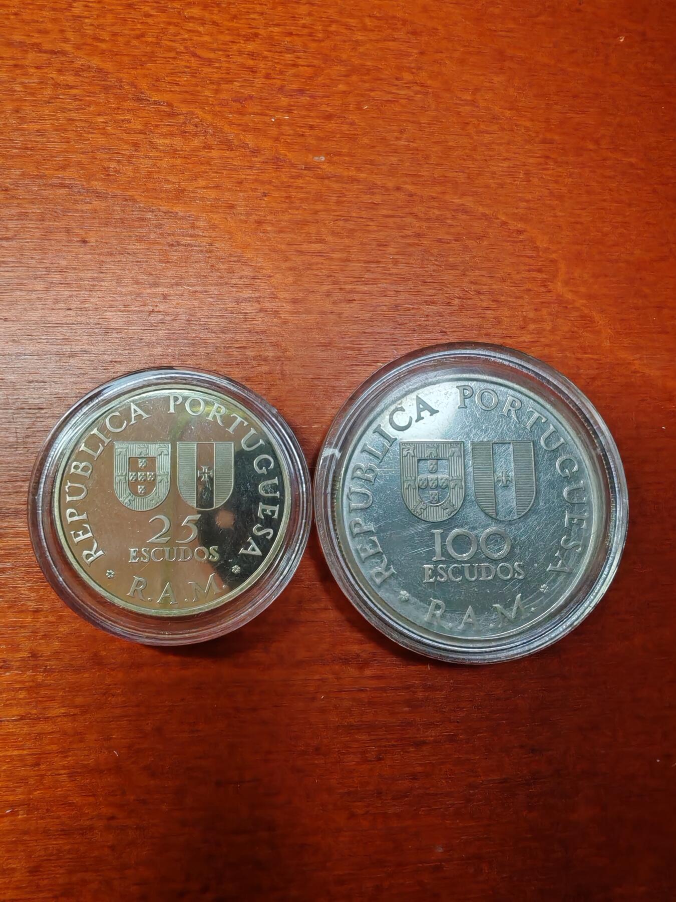 长老汇马年精选第七场拍卖 1981葡属马德拉群岛25+100埃斯库多斯精制银币，27.5克925银，少见，该地区发行的仅有的两枚银币，两枚即所有