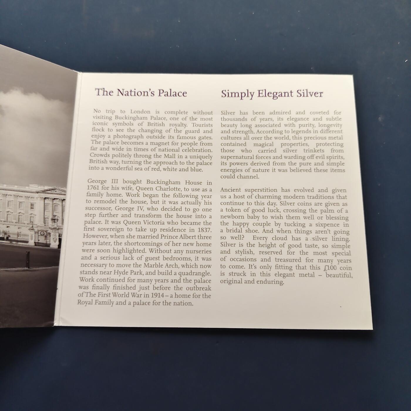 【全场包邮】纯粹捡漏拍505场 英国2015年100镑白金汉宫官方卡装克朗型加厚纪念银币【40毫米62.86克99.9%】