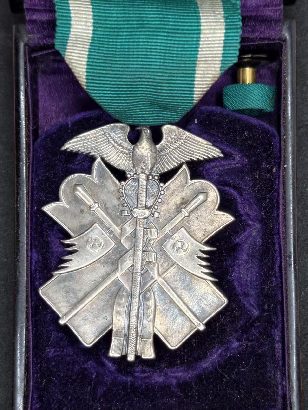 凯旋世界勋赏（持续上新中）（第22期新年大拍）（欢迎送拍）（对拍品有疑问请询问客服，不接受到手刀，出价默认拍品品相。请认真阅读拍卖规则！出价默认已认可！）（收到货请录制开箱视频，无视频概不处理问题。）