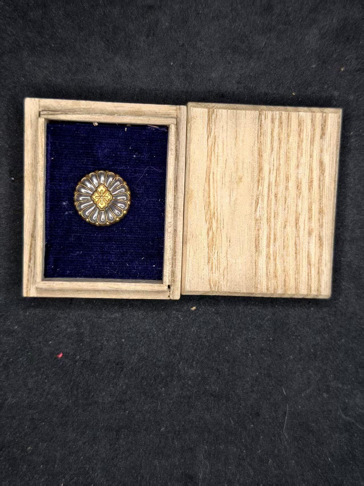 凯旋世界勋赏（持续上新中）（第22期新年大拍）（欢迎送拍）（对拍品有疑问请询问客服，不接受到手刀，出价默认拍品品相。请认真阅读拍卖规则！出价默认已认可！）（收到货请录制开箱视频，无视频概不处理问题。）