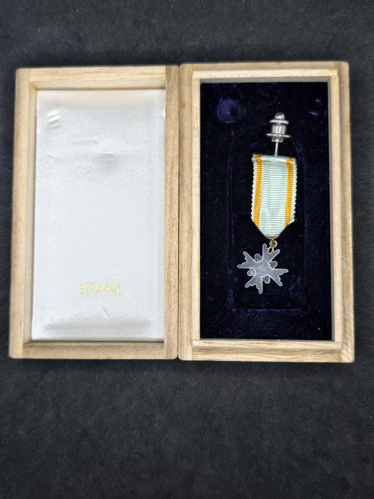 凯旋世界勋赏（持续上新中）（第22期新年大拍）（欢迎送拍）（对拍品有疑问请询问客服，不接受到手刀，出价默认拍品品相。请认真阅读拍卖规则！出价默认已认可！）（收到货请录制开箱视频，无视频概不处理问题。）