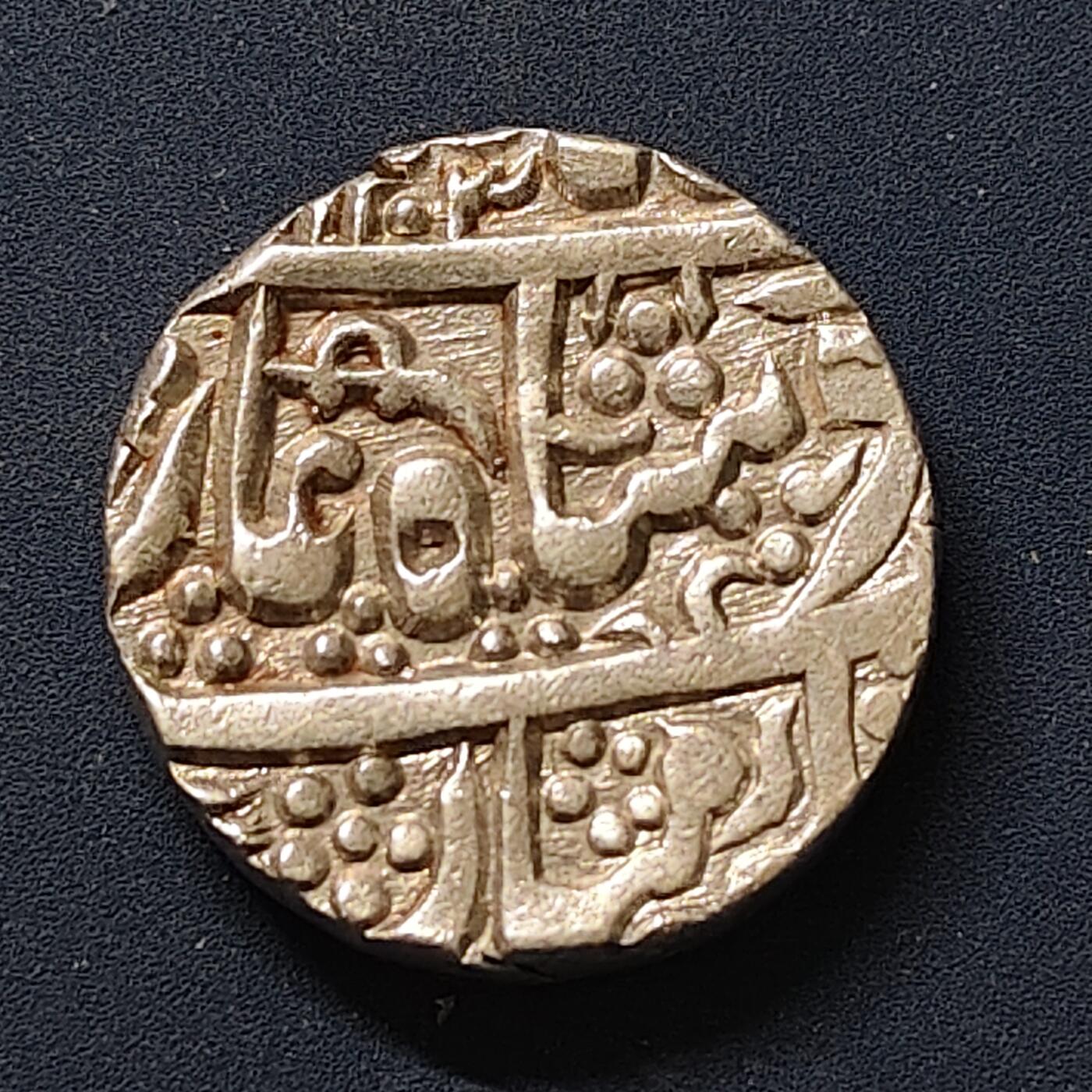 【全场包邮】纯粹捡漏拍505场 【古钱】印度焦特布尔土邦库恰曼封建领1203年（1789）1卢比银币-D-有清理