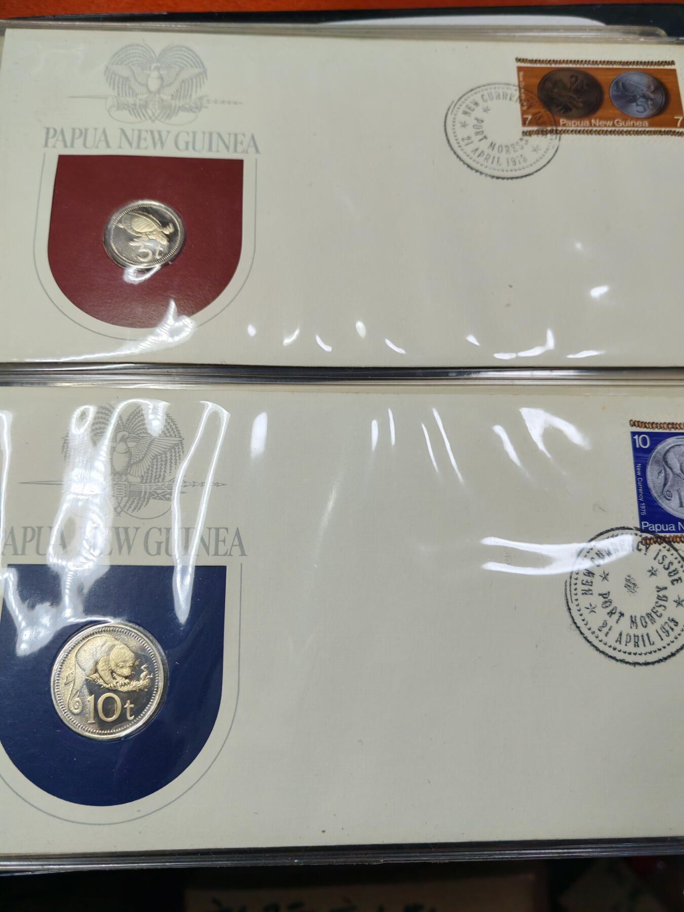 长老汇马年精选第七场拍卖 1975巴布亚新几内亚精制套币8枚首日封册，册有断裂，含银币两枚，分别41.6克925银和27.6克500银