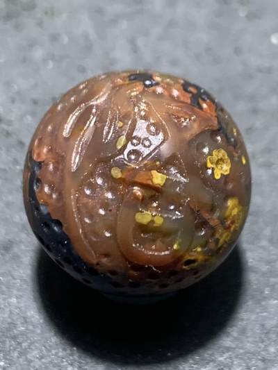 精美亚光冻料原皮战国红玛瑙手工俏色巧雕悟字珠一个， - 精美亚光冻料原皮战国红玛瑙手工俏色巧雕悟字珠一个，