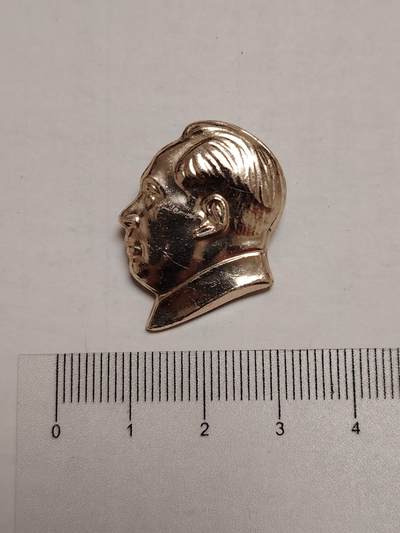 布加迪🐬～世界钱币(上海)🌾第 275 期 /  像章专场 - 头像章