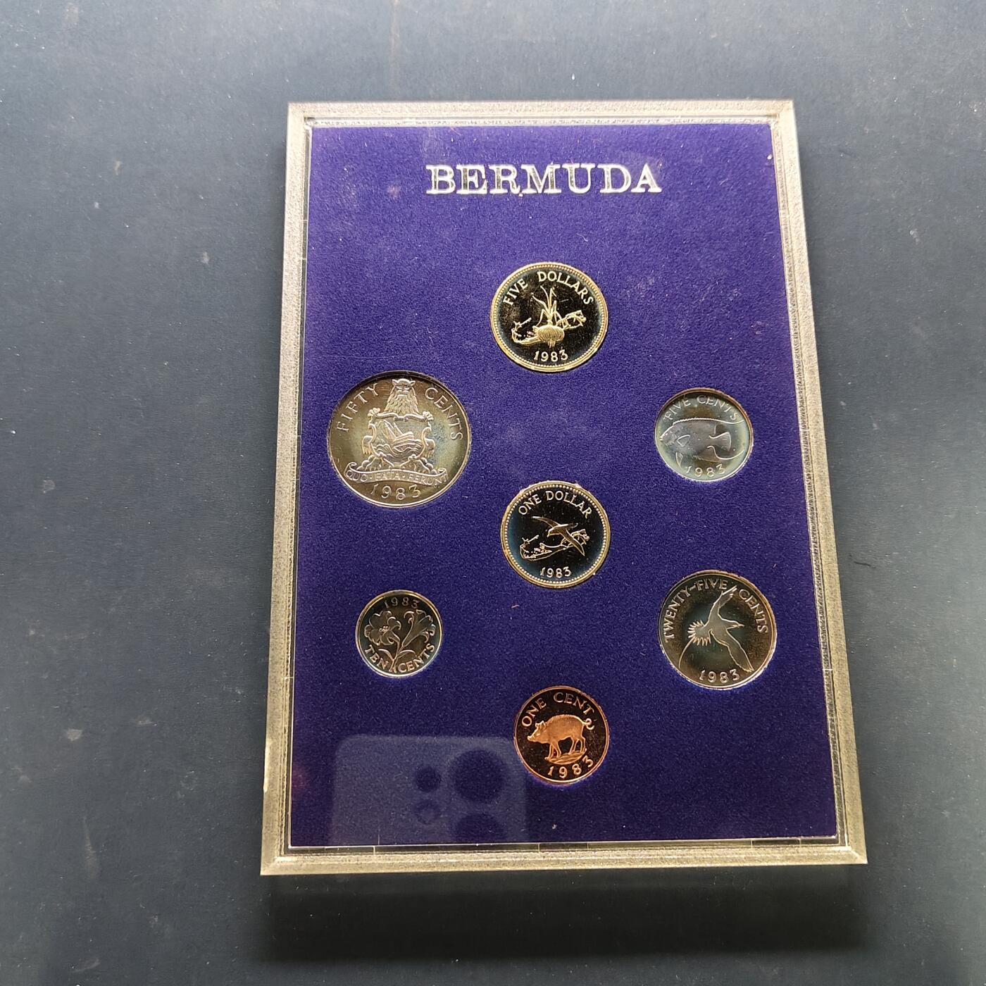 【全场包邮】纯粹捡漏拍505场 【少见】百慕大群岛1983年皇家厂经典信封装官方精制套币-PS6-量6474-含1+5元高值精制币