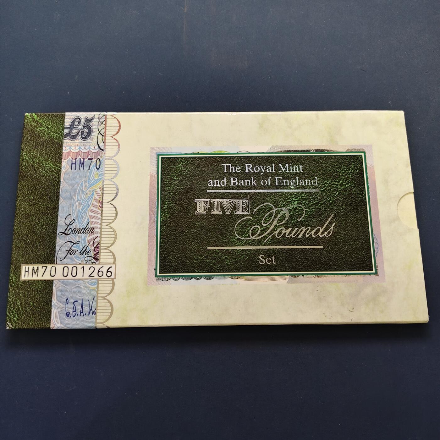 【全场包邮】纯粹捡漏拍505场 英国官方发行5镑收藏册-含1996年5镑女王70大寿克朗型纪念币+英格兰银行5镑纸钞