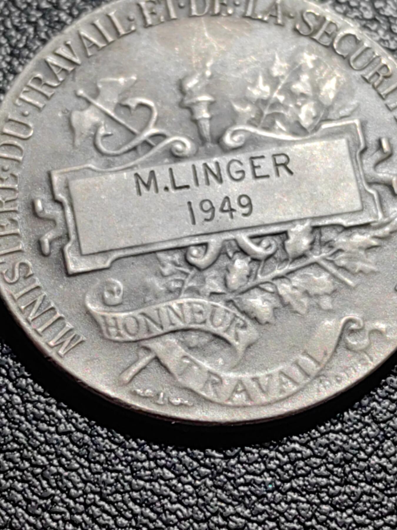 靖甫拍卖第五场 法国劳工奖章 背面底部银标