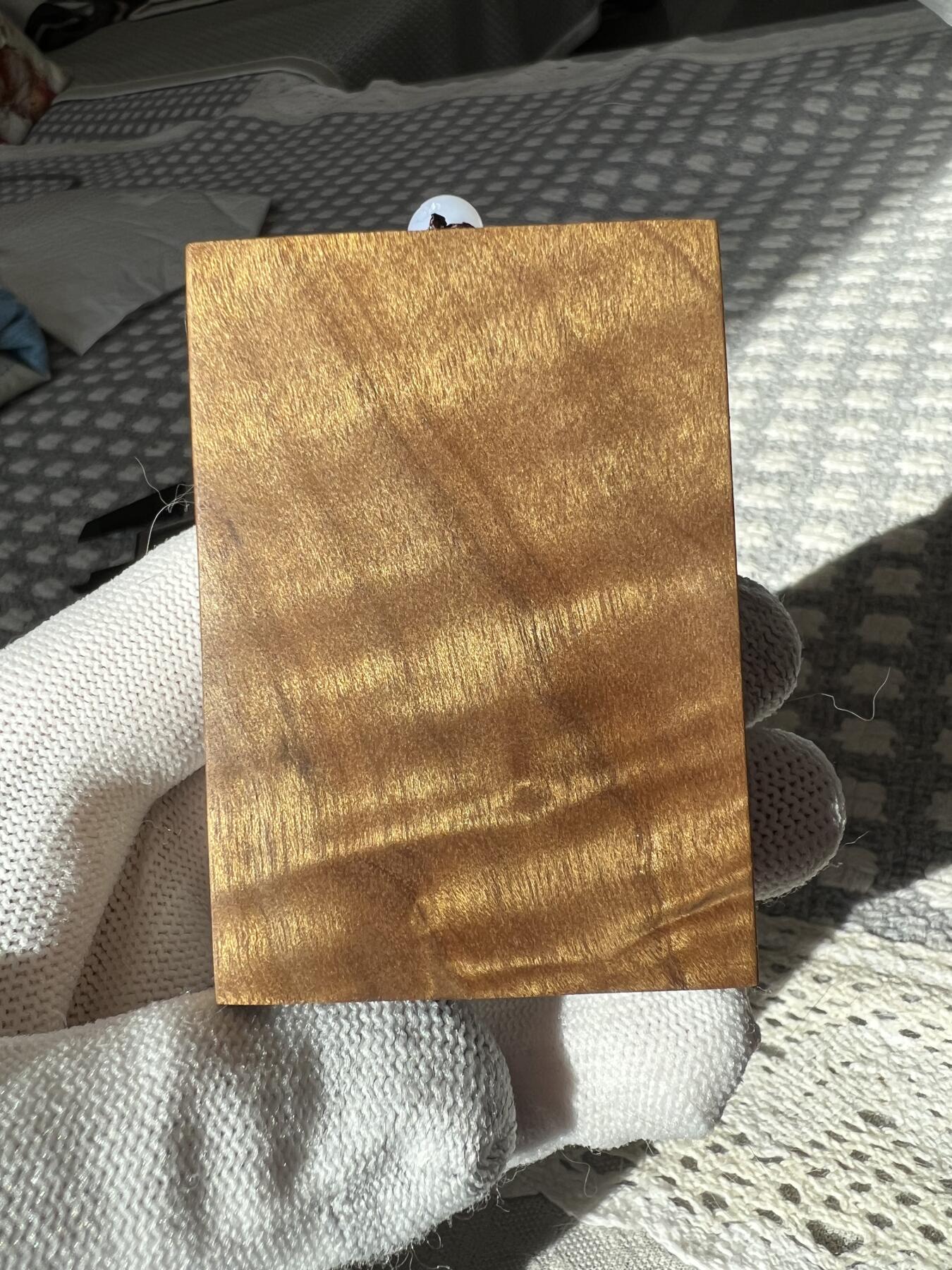 零元拍：A25 金丝楠牌子，3D立体波纹香喷喷的小金砖，金光闪闪，69/48.7/13MM