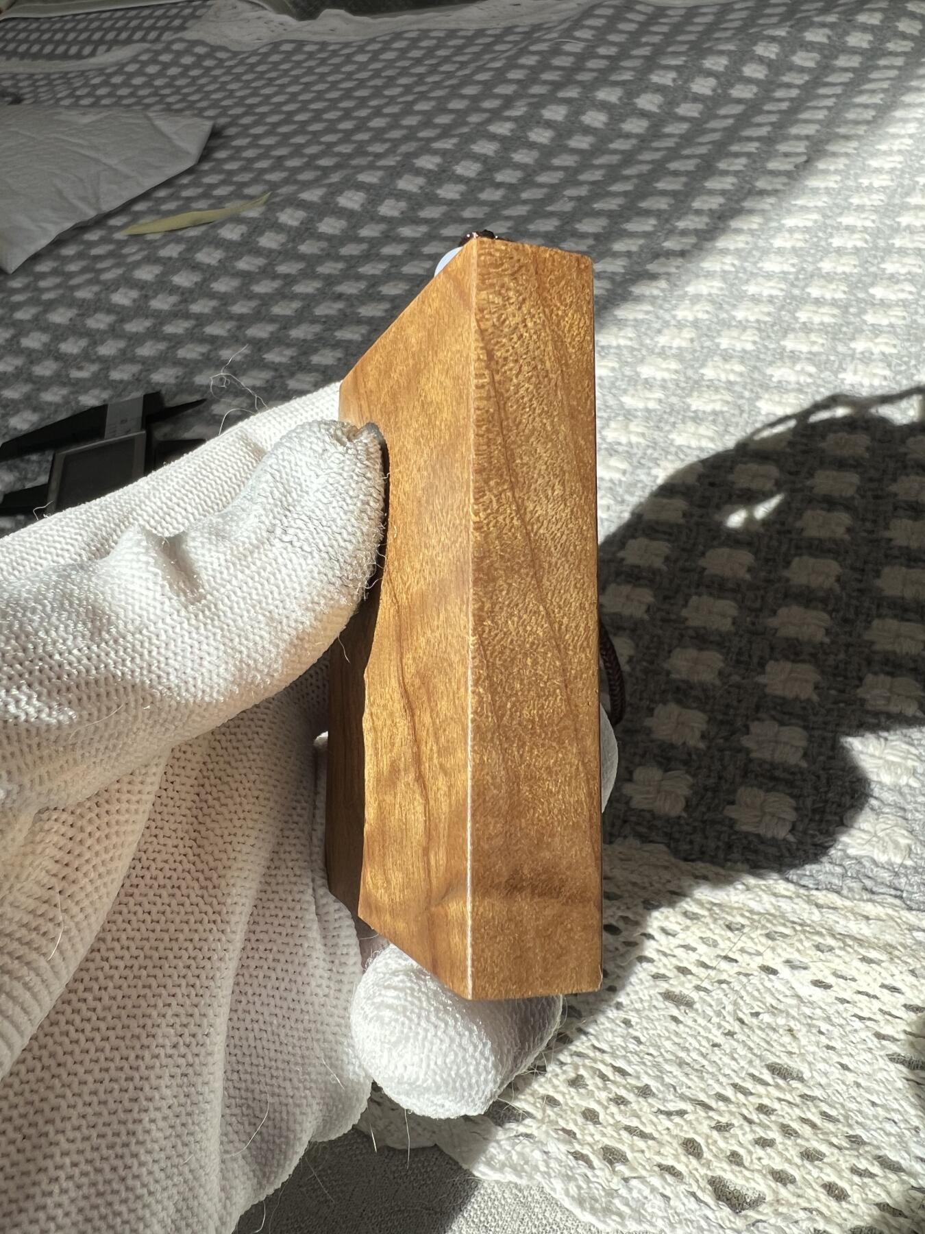 零元拍：A25 金丝楠牌子，3D立体波纹香喷喷的小金砖，金光闪闪，69/48.7/13MM