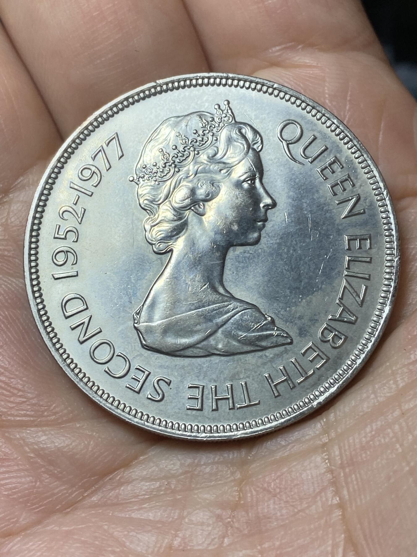 2026年第二十九场(总第一百九十八场）英国一线回流散币新年初九特拍场第一场(免佣金) 英属泽西岛🇯🇪1977年25便士克朗型大币(伊丽莎白二世登基25周年银禧纪念币)