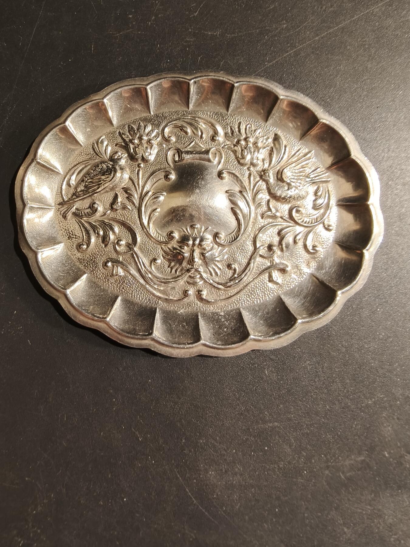 老王徽章第183期 西班牙小银盘     915银    著名银匠Pedro Durán制造    14.4g    