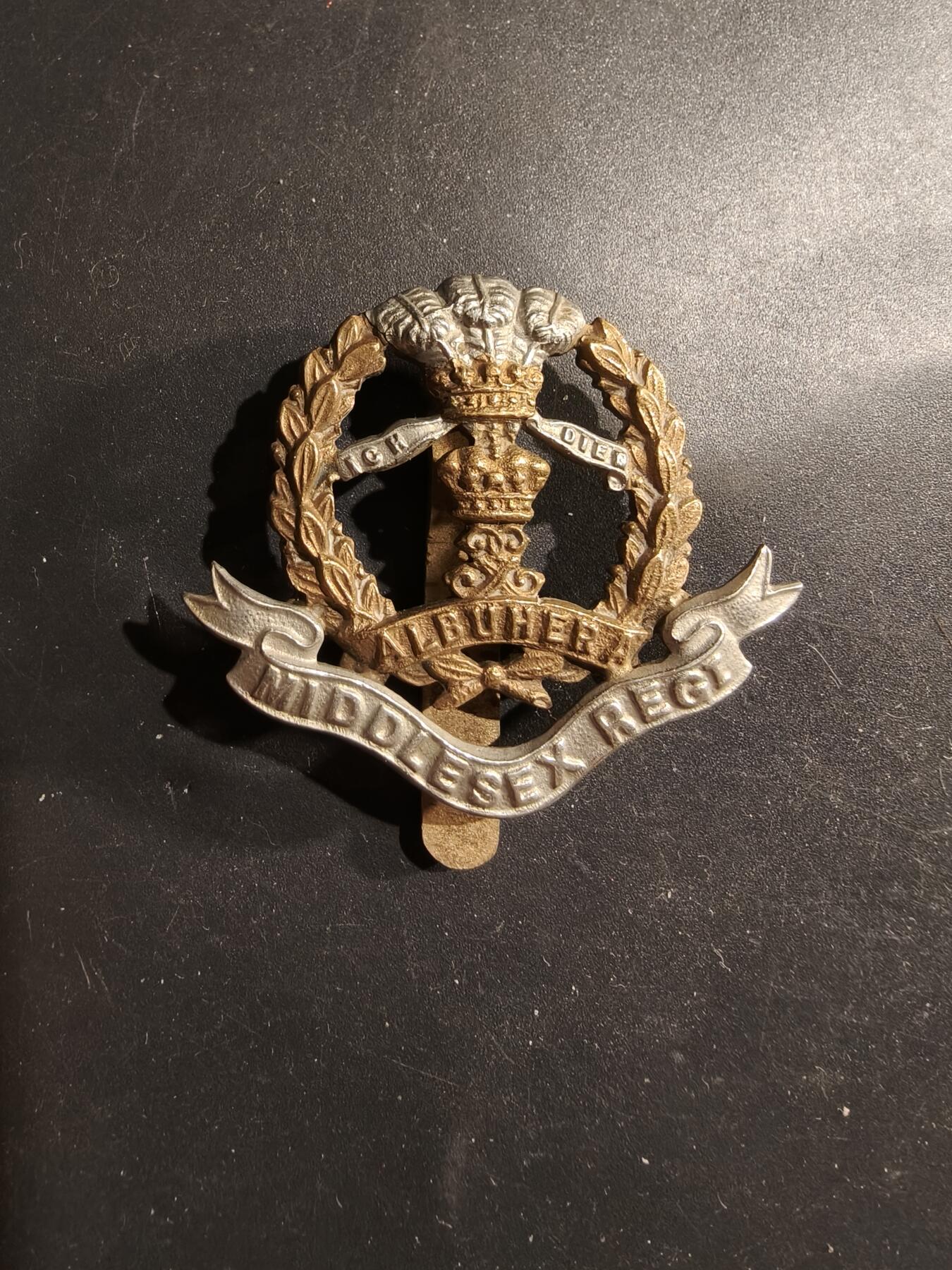老王徽章第183期 英国米德塞克斯步兵团帽徽     一战时期