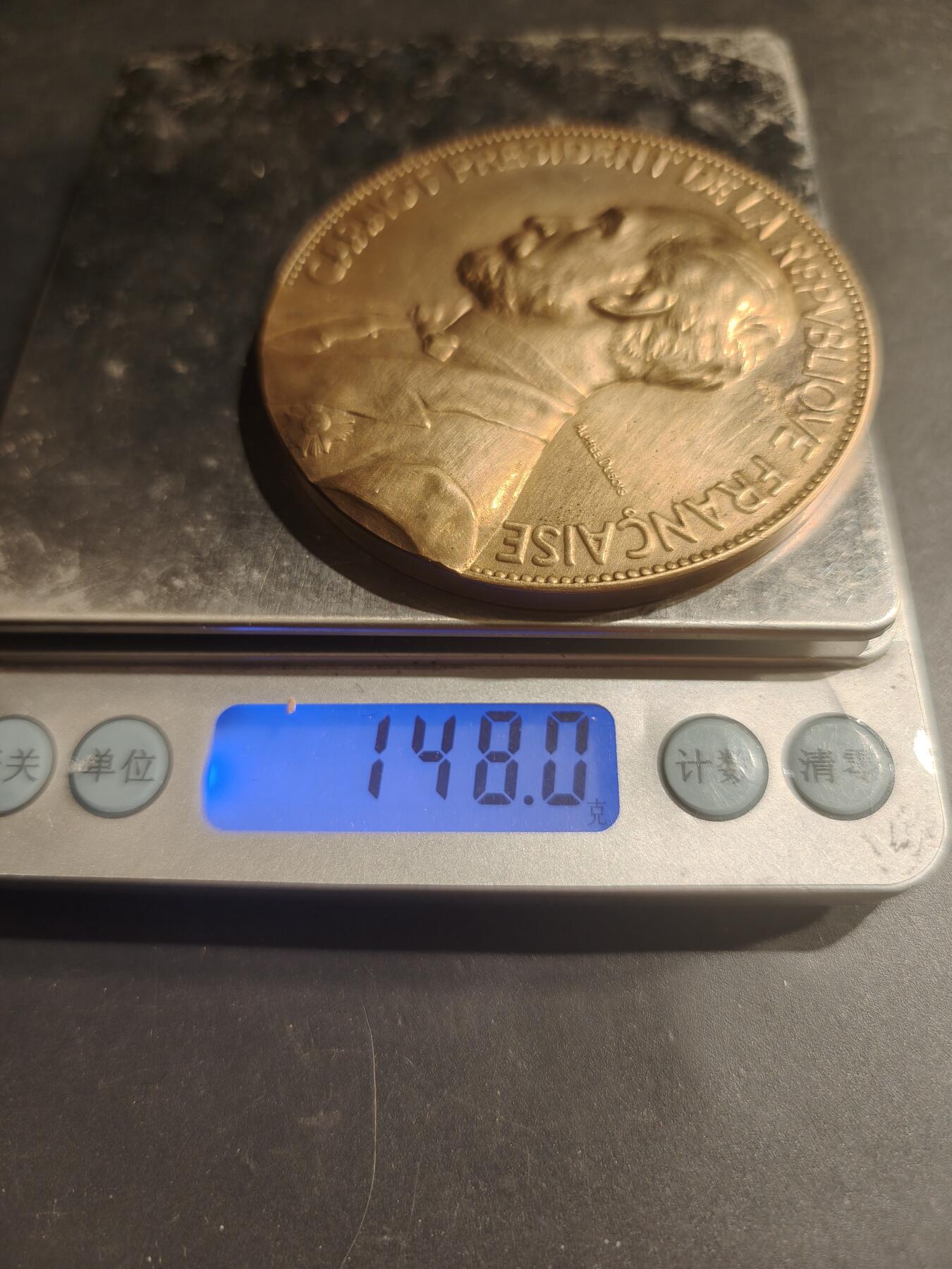 老王徽章第183期 法国1887年萨迪·卡尔诺就任总统大铜章     原盒    大师阿尔菲杜布瓦作品     直径68mm    重量148g