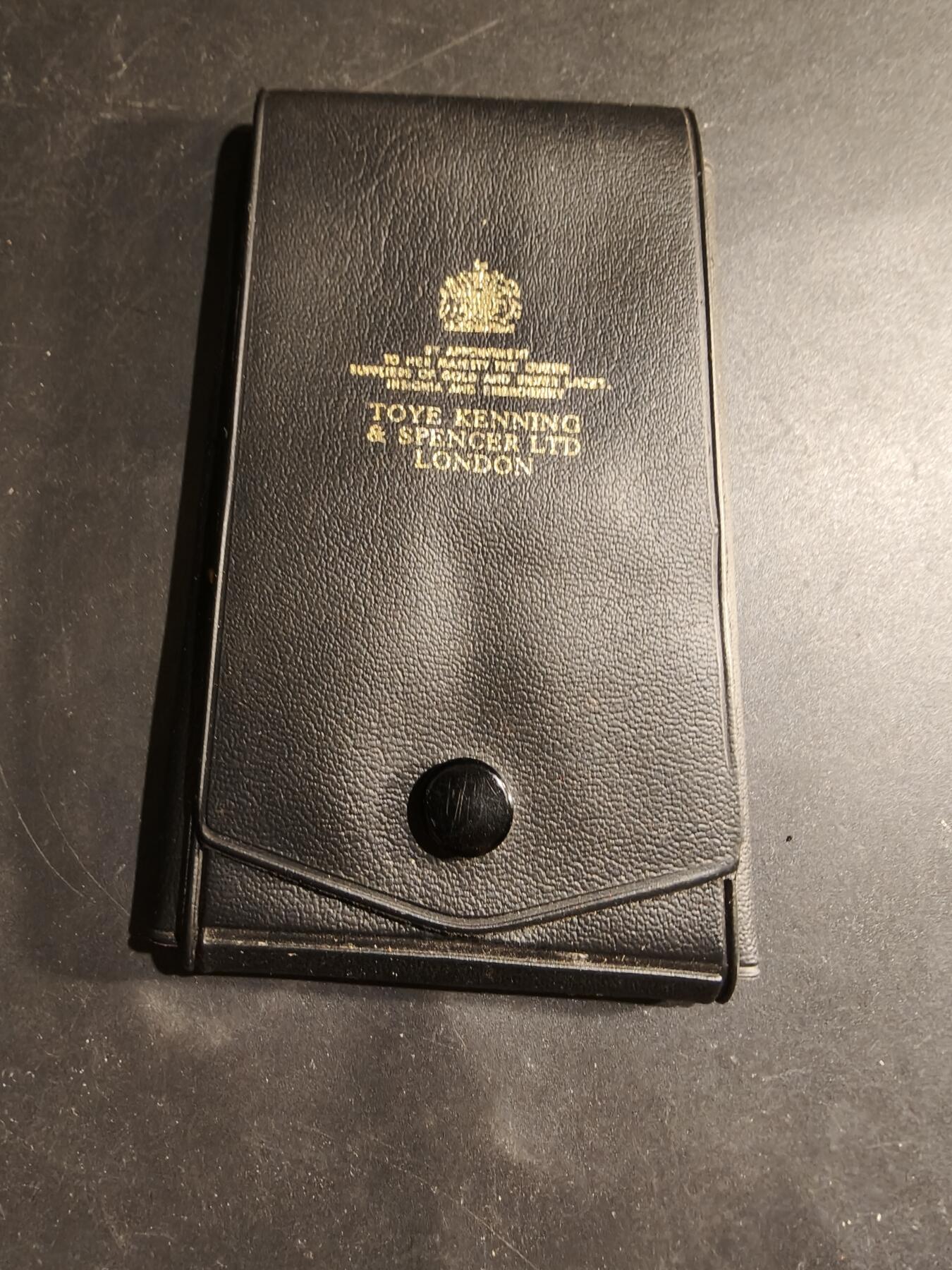 老王徽章第183期 英国共济会奖章   实发    带皮套