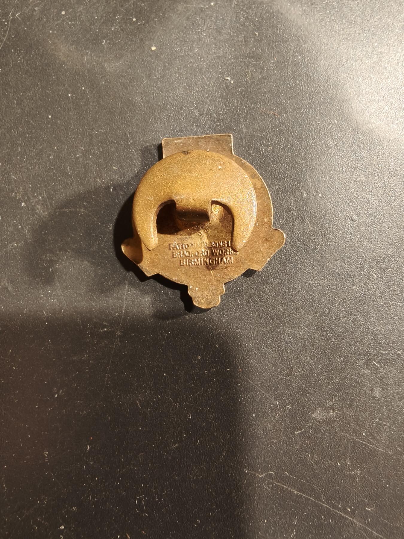 老王徽章第183期 英国伦敦医院助手联盟证章    二战时期