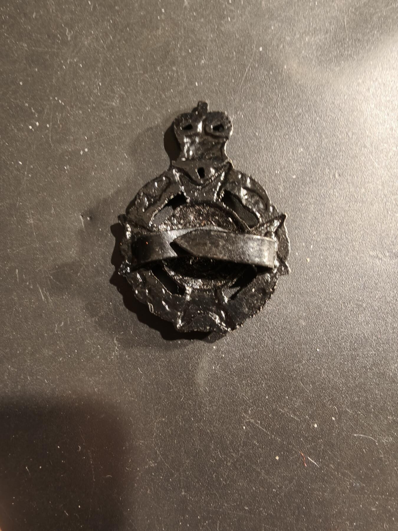 老王徽章第183期 英国皇家陆军随军牧师帽徽    女王时期