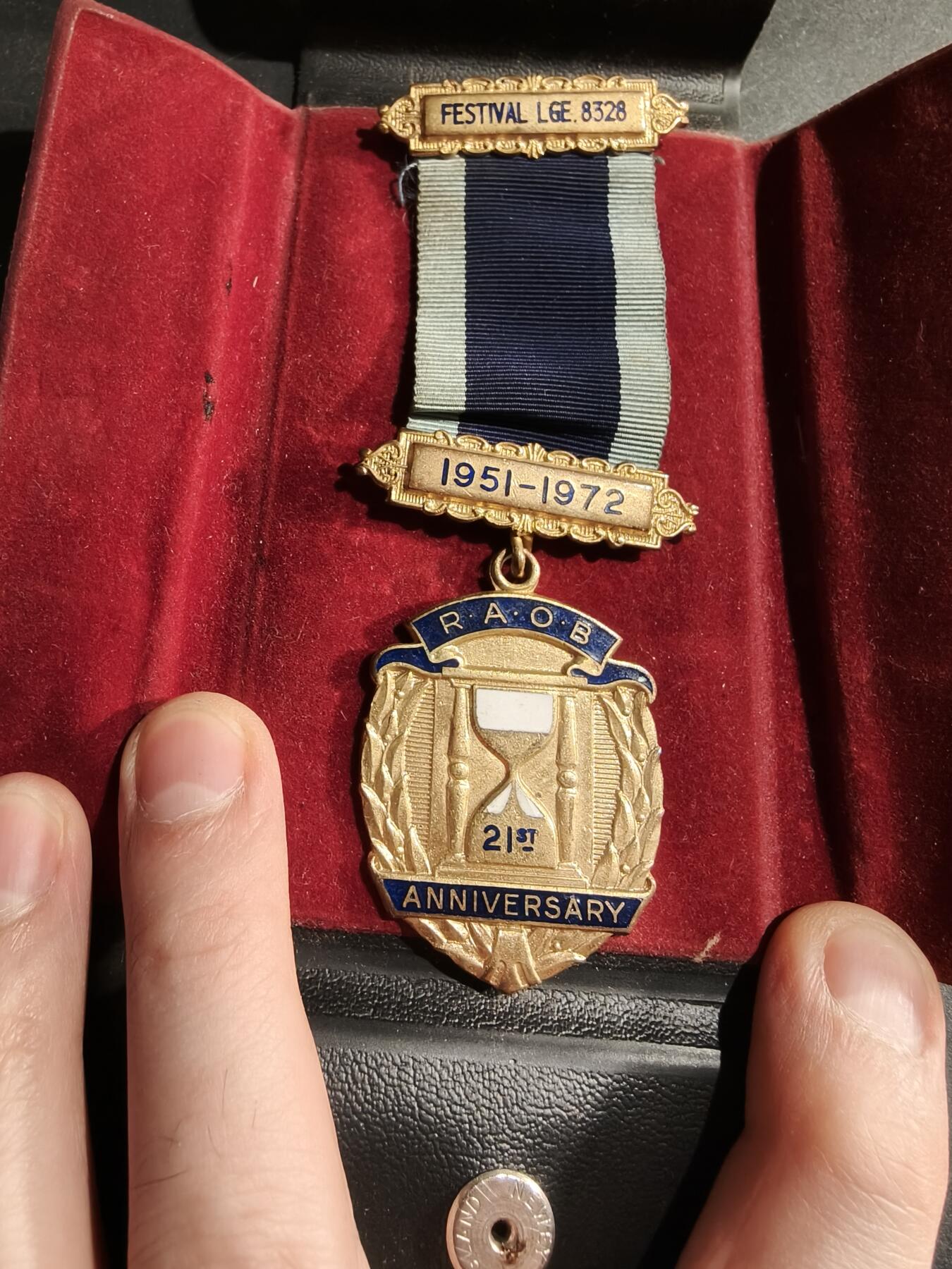 老王徽章第183期 英国共济会奖章   实发    带皮套