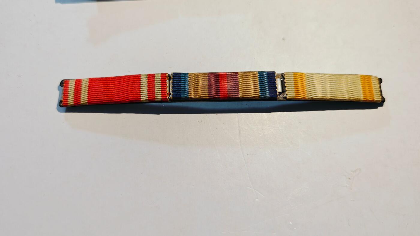 东亚勋章徽章主题拍卖8（120件） 日本联排3 （赤十字 七七 瑞宝）