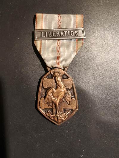 老王徽章第183期 - 法国二战纪念章    解放勋条