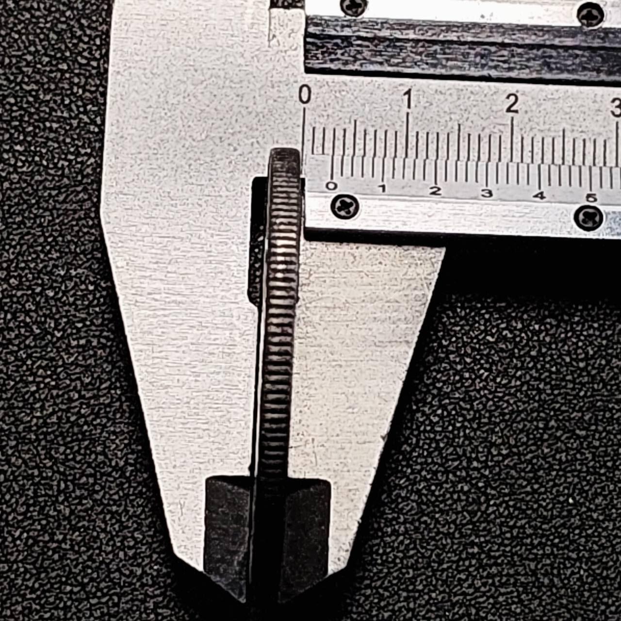 泉币菌-第194场- 新年快乐 新年第二场 本场拍品多 请提前出价 纪念品 壹圆纪念章 39.4×2.9mm